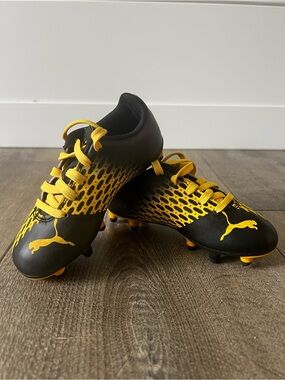 Puma Spirit III FG Kids Soccer Cleats Size 8 Black & Yellow Shoes 106070-01